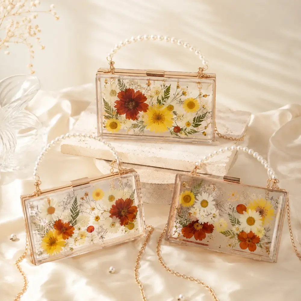 Luxury Floral Resin Clutch Purse – Handmade Preserved Flower Bag by tanusartvibesstudio